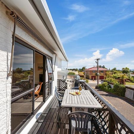 Lake Vista At Two Mile Bay- Taupo Central Home 외부 사진