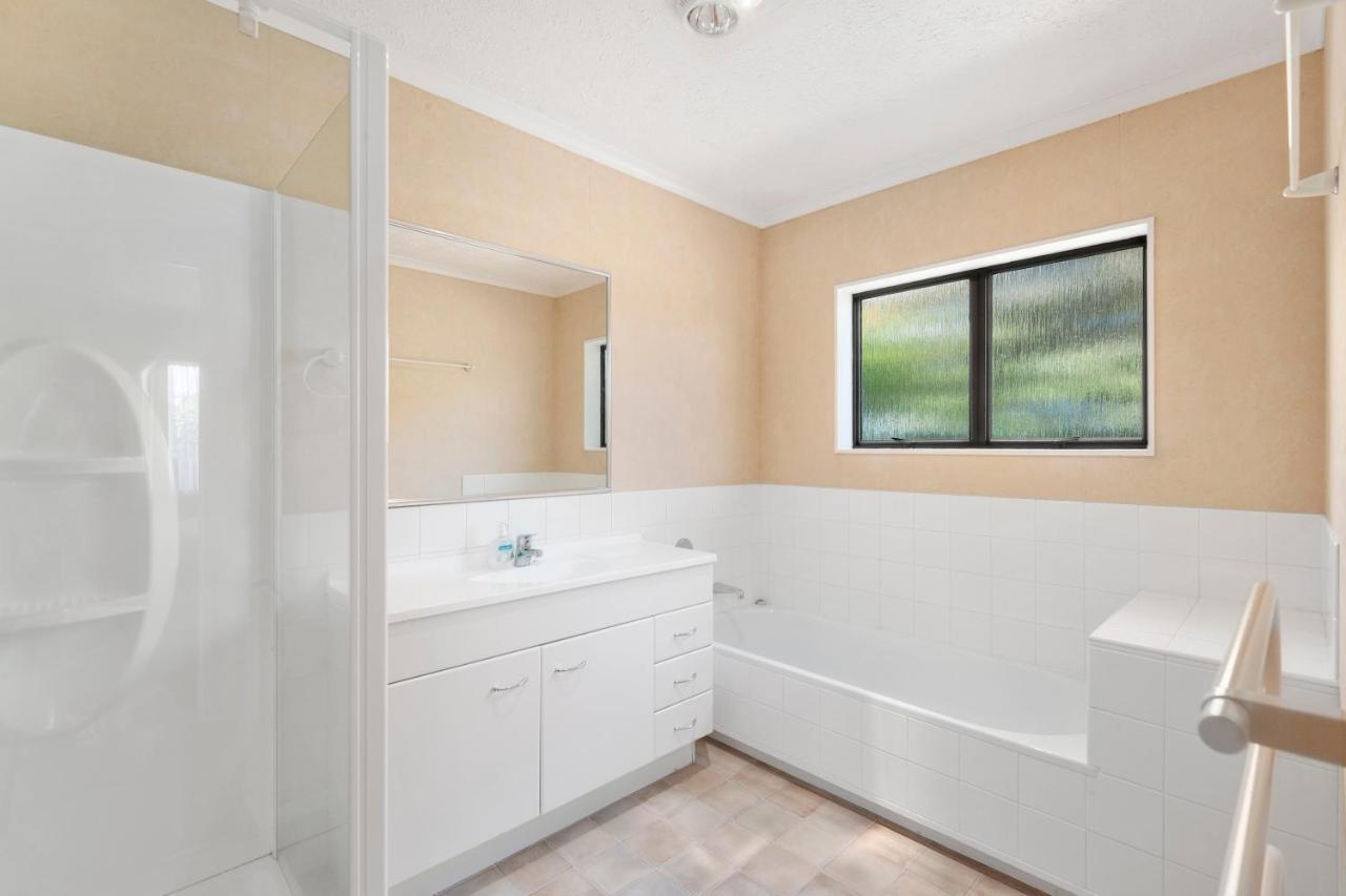 Lake Vista At Two Mile Bay- Taupo Central Home 외부 사진