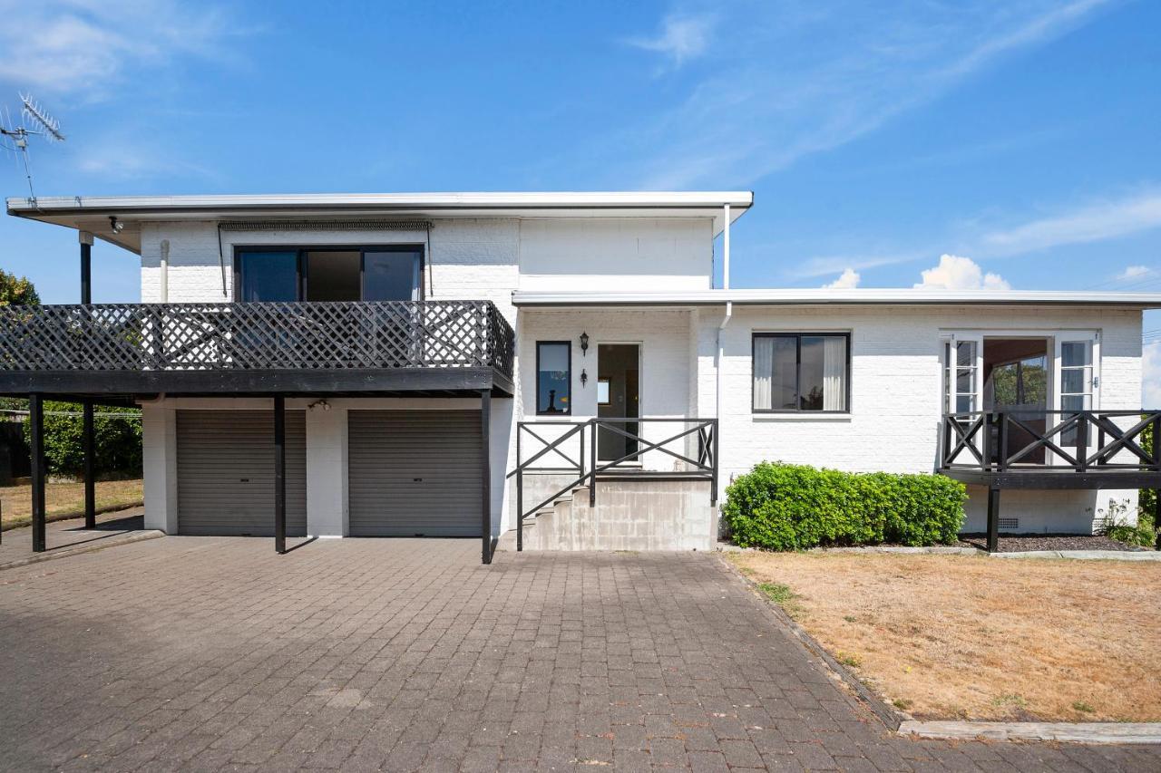 Lake Vista At Two Mile Bay- Taupo Central Home 외부 사진