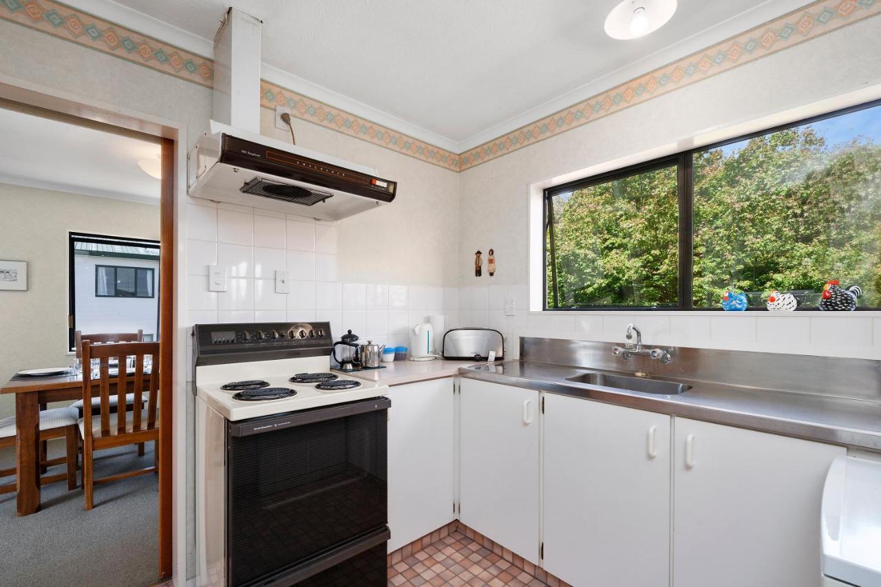 Lake Vista At Two Mile Bay- Taupo Central Home 외부 사진