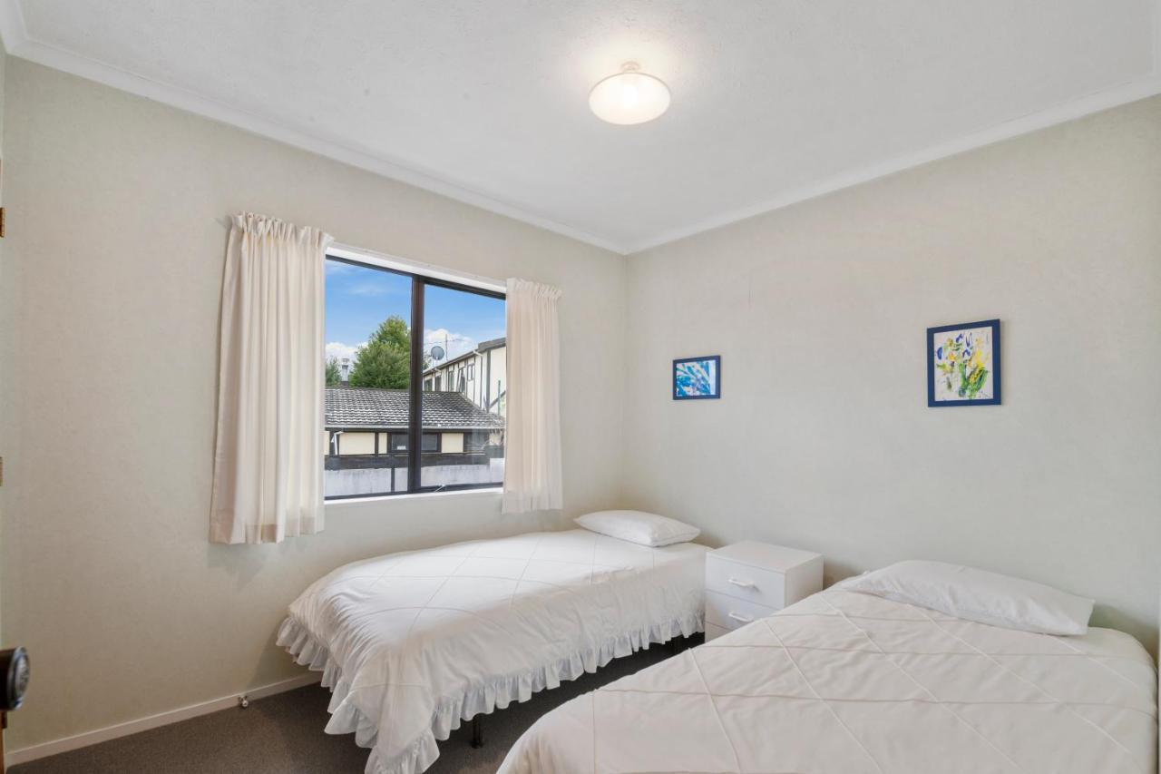 Lake Vista At Two Mile Bay- Taupo Central Home 외부 사진